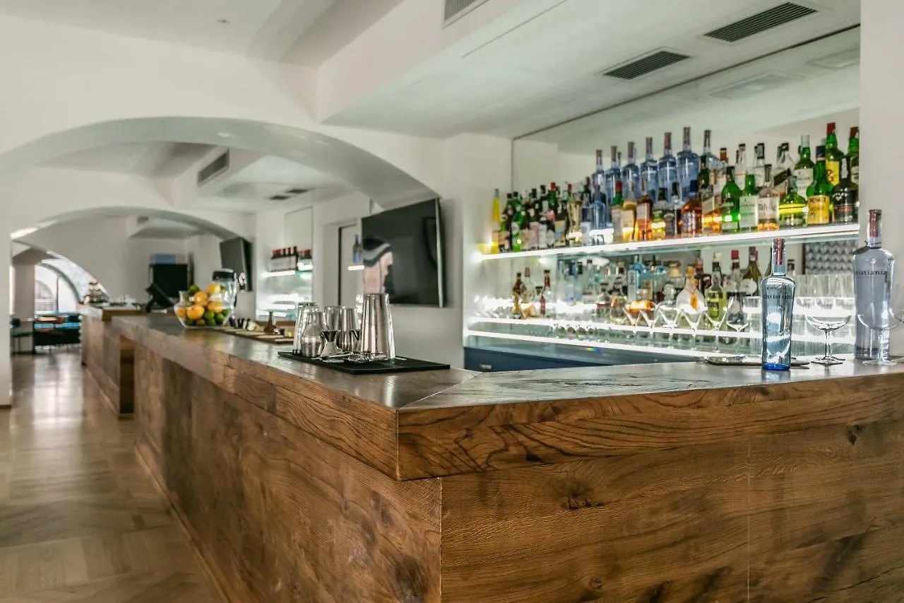 Galleria Vik Milano - Townhouse Galleria - Small Luxury Hotels Of The World  Milan